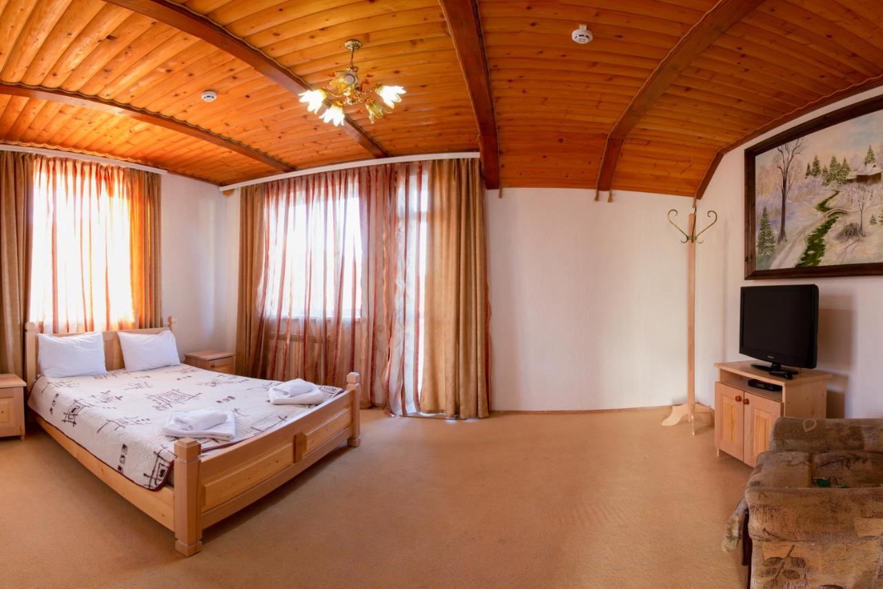У Мар'Яни І Назара Hotel Yaremche Exterior photo